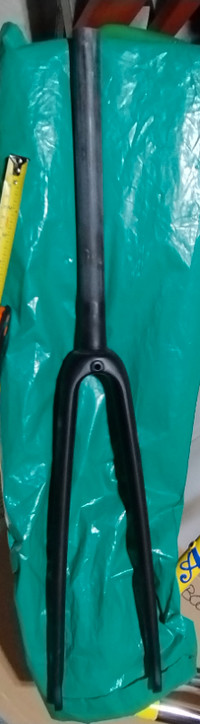 All Carbon 1 inch 700c fork + (Rare & New) - $250