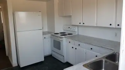 2 bedroom Apartment for rent, 35 Greenfield Rd. Available for June 1st, 2025 Located on the side of...