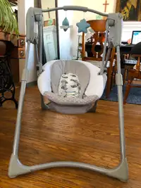 Baby Swing. Graco Slim Spaces Compact