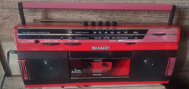 SHARP STEREO RADIO CASSETTE RECORDER QT-242 WORKS  in General Electronics in Oshawa / Durham Region - Image 2