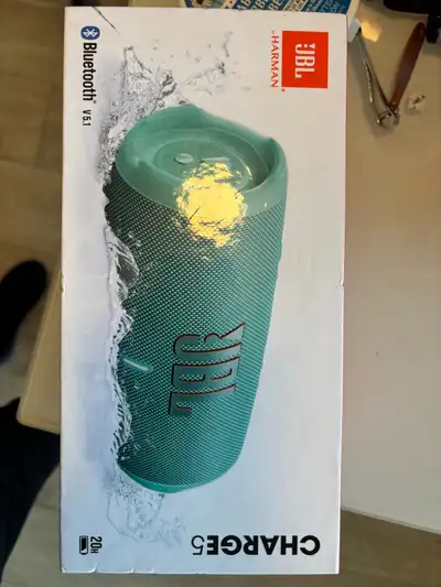 JBL Charge 5, View more