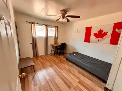 Private room for rent to waterloo students MALE STUDENTS 5 Rooma available Starting at $725 ranging...