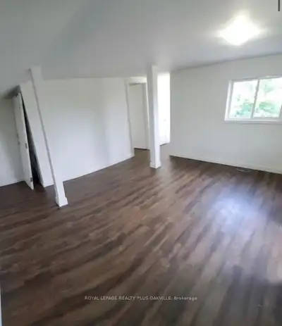 South East Oakville 1 bedroom unit (2 bdrm avail as well), View more