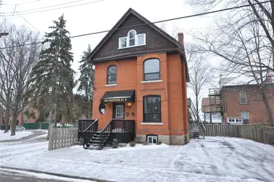 3 BEDROOM 2 BATHROOM Hamilton Downtown Stinson