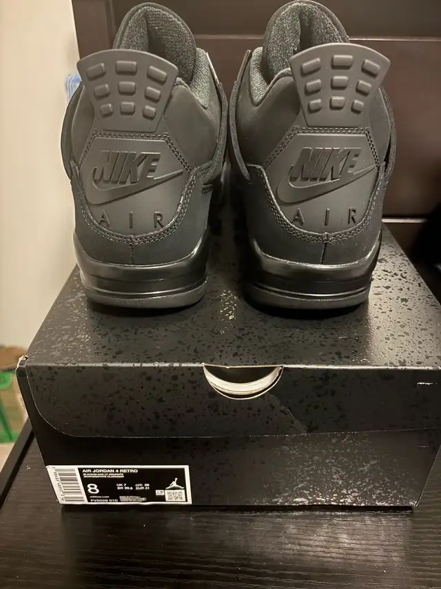 Jordan 4 Black Cat size 8 in Men's Shoes in City of Toronto - Image 4