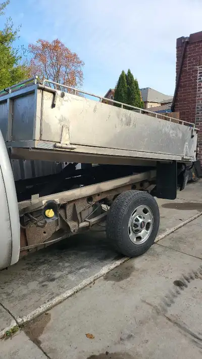 Plow truck salter GMC H.D. 2500  Truck will be sold certified, View more