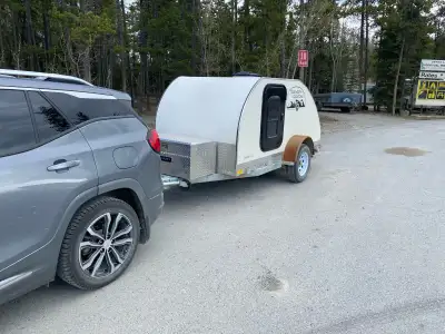 Custom built Teardrop camper C/w breaks, queen size bed, 115/12 volt system, 2 burner propane stove....