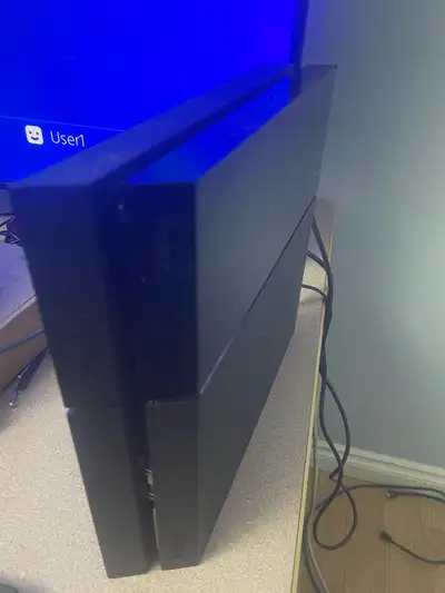 OBO comes with 4 controllers and games amazing condition good for jailbreak 9.00 can deliver for fre...