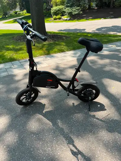 Jetson Bolt Adult Folding Electric Ride-On, Foot Pegs, Easy-Folding, Built-in Carrying Handle, Twist...