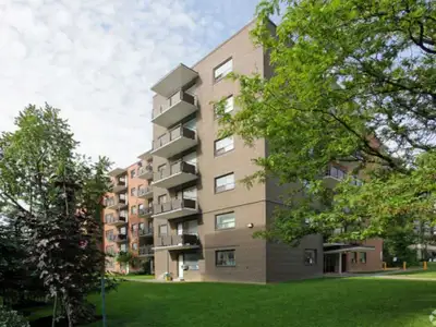 2 bedroom apartment with one bathroom located at 333 Dixon rd Rent $2025 Plus Hydro Parking outside...