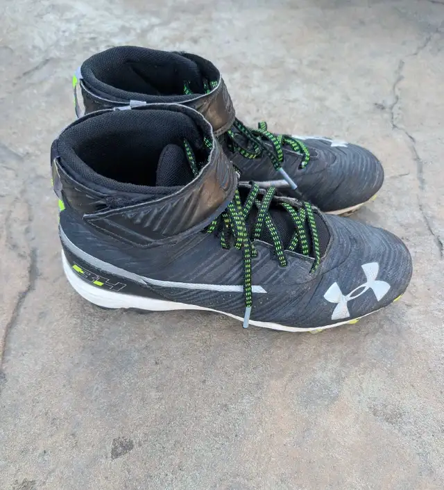 Under Armour Baseball Cleats size 7.5 $25 OBO in Baseball & Softball in Norfolk County - Image 3