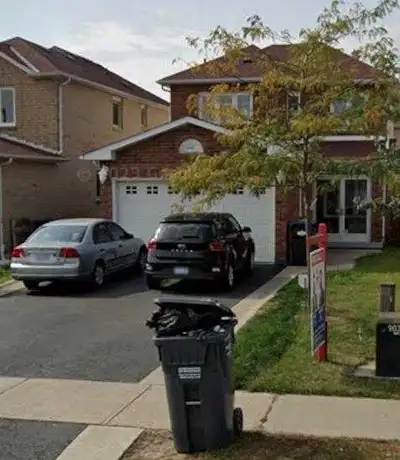 Room for Rent • 10 mins to Sheridan College • $700 for a single person OR $850 if couple. Bright roo...