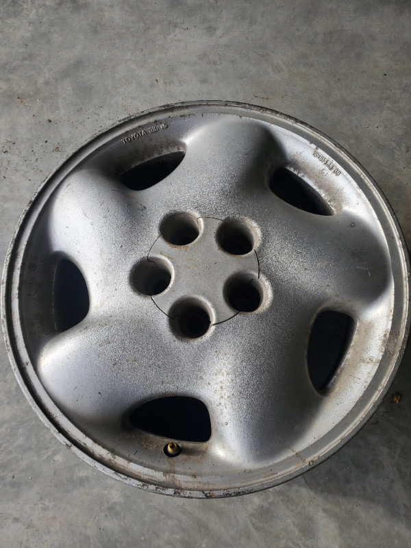 Toyota Celica OEM Wheels 15x6.5JJ39 in Tires & Rims in Kelowna