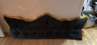 Coussin de tête de lit et couvre lit, View more