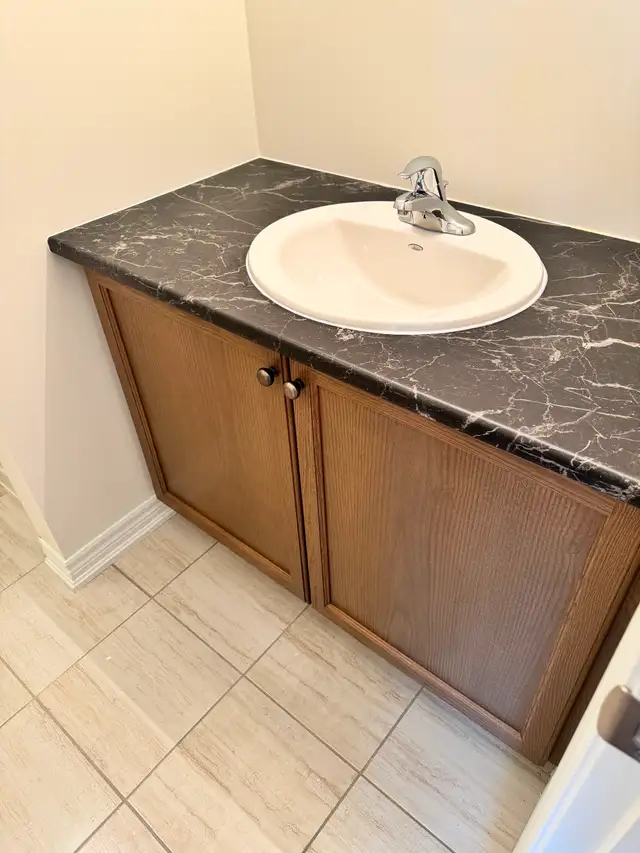 BRAND NEW TWO STOREY 1700 SQFT LUXURY Townhouse in Pickering in Long Term Rentals in Oshawa / Durham Region - Image 6