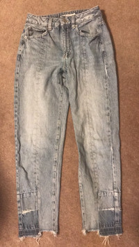 Garage mom style size 00 jeans.  Barely worn.
