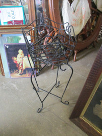 1970s HEAVY WROUGHT IRON PLANTER PLANT STAND $40. VINTAGE YARD