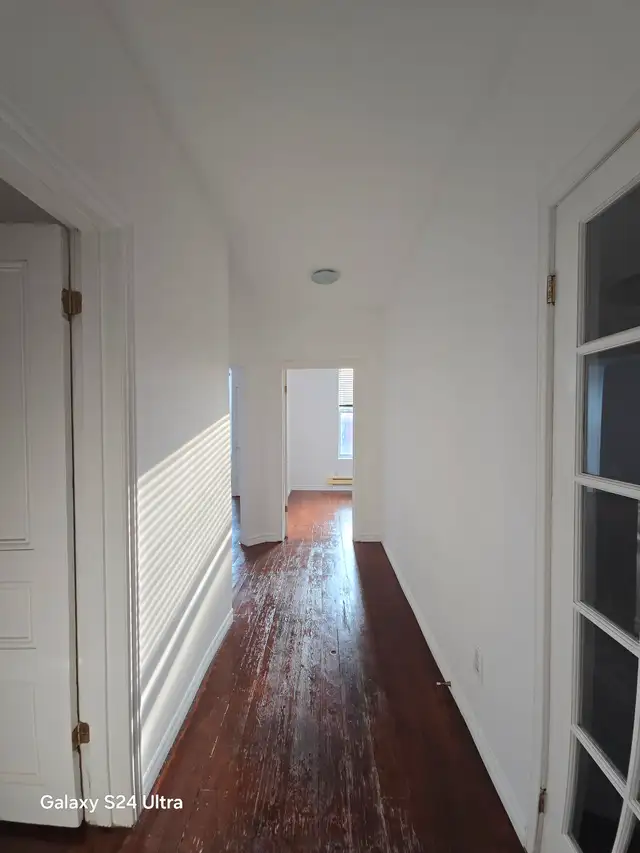 Spacious Duplex Apartment in Pointe-Saint-Charles in Long Term Rentals in City of Montréal - Image 6