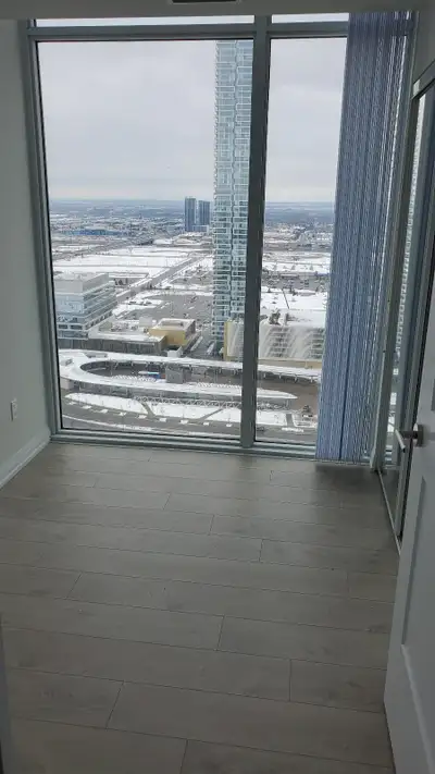 BRAND NEW CONDO ROOM FOR RENT BESIDE SUBWAY MONTH TO MONTH