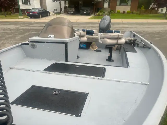 16ft aluminum fishing boat in Powerboats & Motorboats in Cranbrook - Image 4