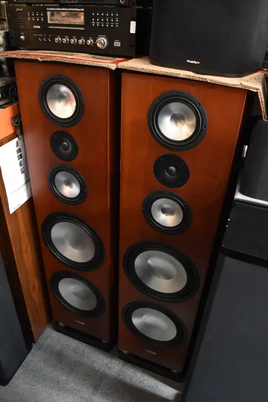 NEEDS TO GO/Professional Audio Equipment in Pro Audio & Recording Equipment in City of Montréal - Image 7