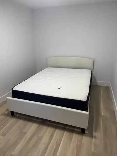 5150 ave. Papineau, Montréal, QC H2H 1W2, Canada Property Description *** You can take virtual tours...