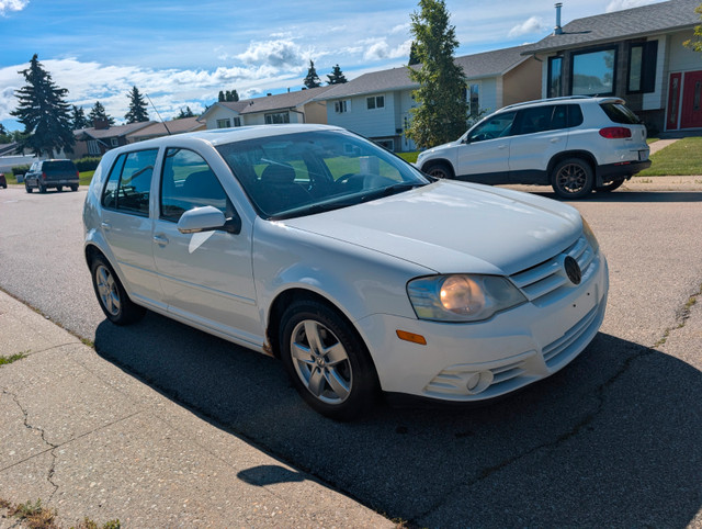 2009 volkswagen city golf automatic runs great low km sunroof/AC in Cars & Trucks in Edmonton - Image 4