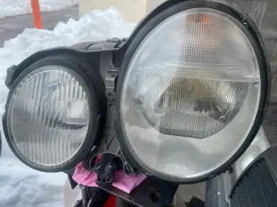 Hi i have set of mercedes w210 xenon headlights good working condition came of 2000 e55 amg