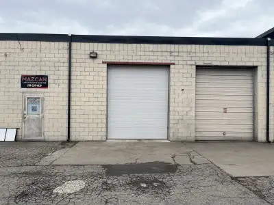 Industrial/commercial unit for rent. 38 Scott St. W. Unit 102. 1000 sq/ft. Two bay doors. Good locat...
