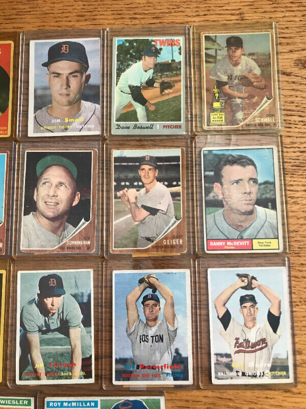 1956-1970 17 Topps Baseball Cards in Arts & Collectibles in City of Toronto - Image 4