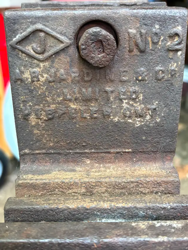 Vintage A B Jardine Farrier number 2 foot vise circa 1870 in Arts & Collectibles in Hamilton - Image 8