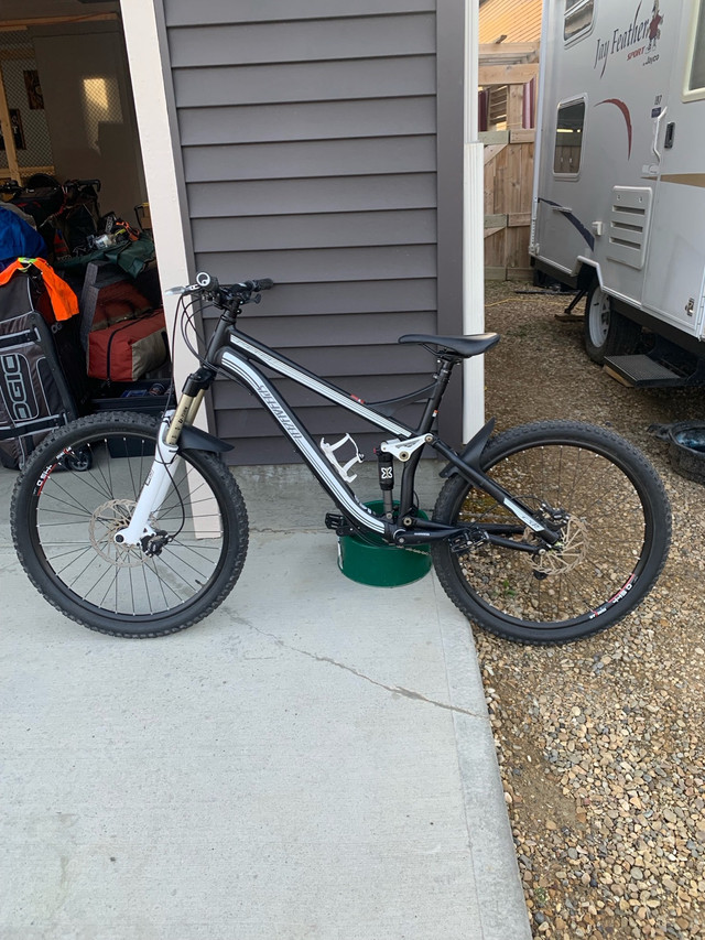 2009 Specialized pitch comp LIKE NEW $1500 large in Mountain in Edmonton