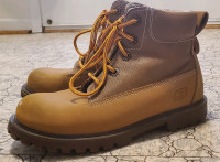 Skechers work boots, size 3Y