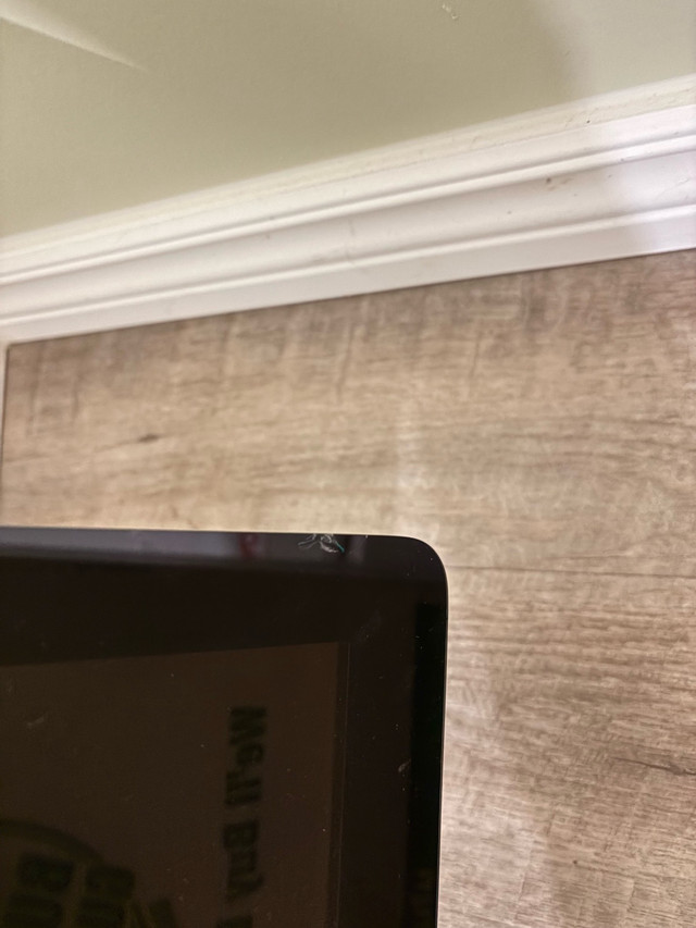 Apple monitor a1407 with thunderbolt adapter  in Monitors in Oshawa / Durham Region - Image 4