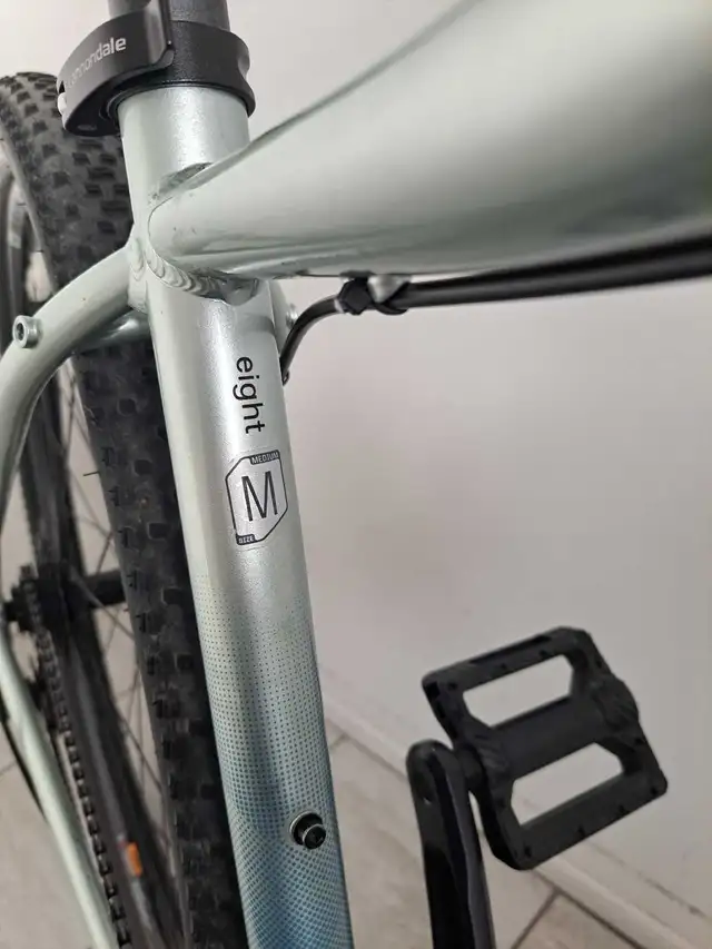 Vélo Cannodale Trail eight in Mountain in City of Montréal - Image 10