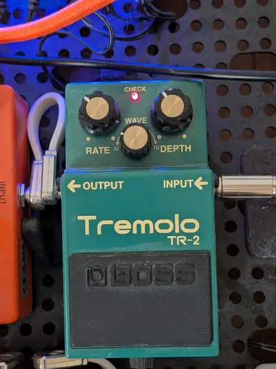 Boss TR-2 Tremolo, View more