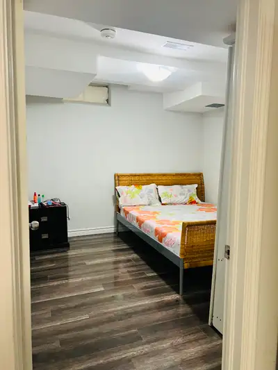 Room for rent for one month only (only girl)
