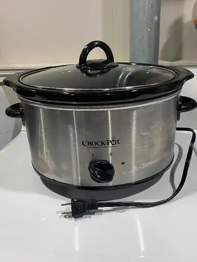 Crock pot slow cooker Smaller version S/F home $20