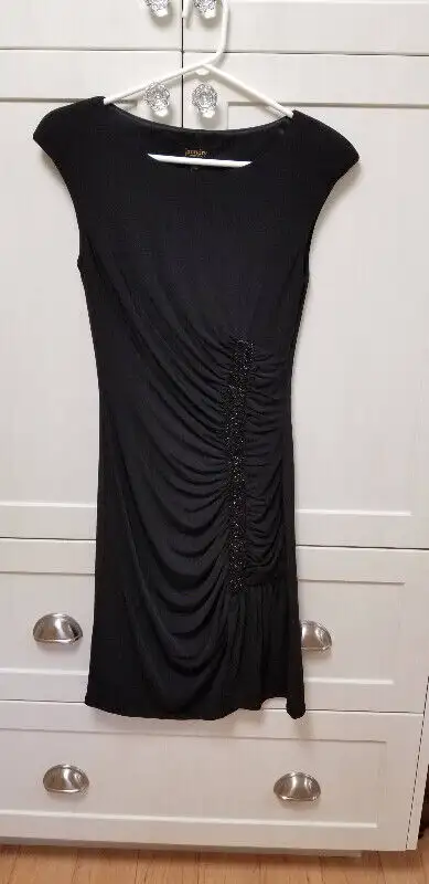 SHORT BLACK DRESS BY LAUNDRY NEVER WORN LOVELY EVENING DRESS WITH ROUSHING EMBEDDED WITH SEQUINS PAI...
