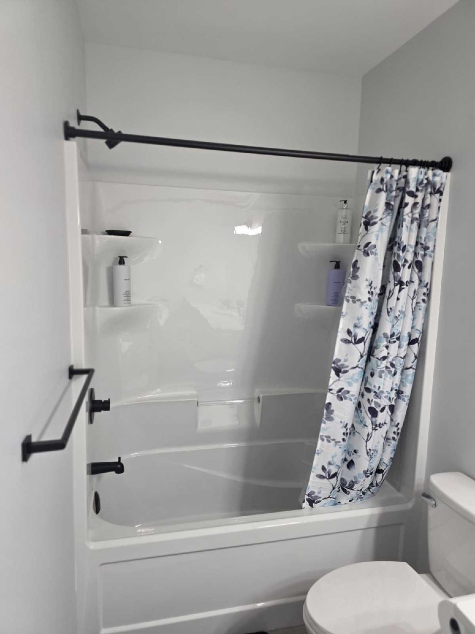 Beautiful Fully Furnished 2-Bedroom Home for Rent in Rosewood 5