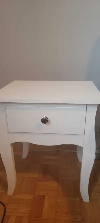 Bought in Structube, bedroom set White very good condition