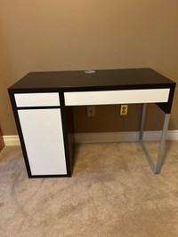 Black & White Desk