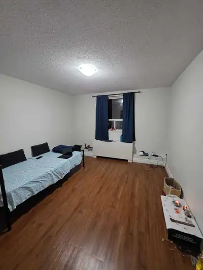 !!!!AVAILABLE IMMEDIATELY!!!! Master bedroom Available In Sharing for 2 girls. Location: Near Columb...