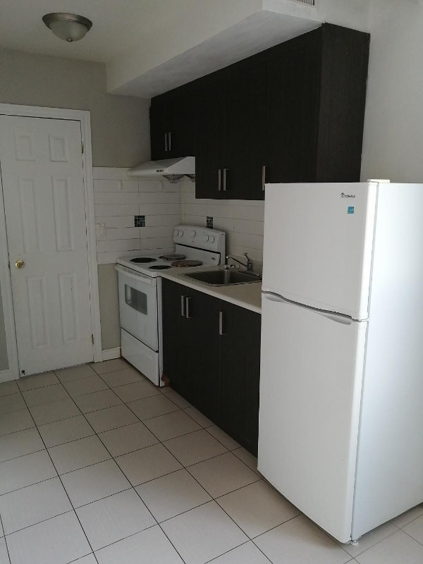 Bright Spacious Bachelor Apt (Sheppard and Bathurst) Long Term Rentals City of Toronto Kijiji