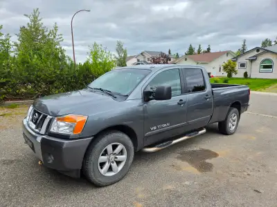 Well-maintained and reliable truck, ready for work or adventure. Features: - 184,4xx km - Crew Cab w...