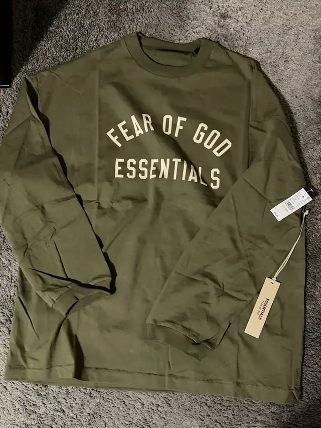 Essentials clothing! Read ad for description603675973628743681