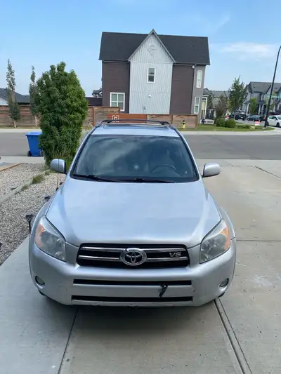 This vehicle is well-maintained, fully loaded and perfect for those who want a smooth ride. Features...