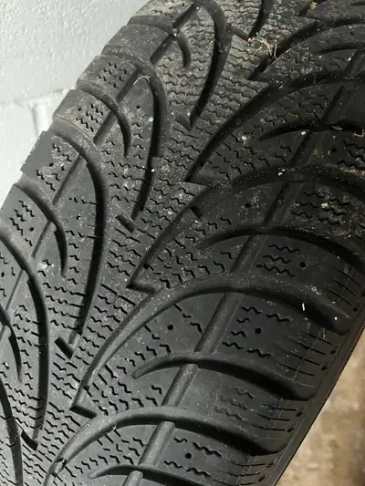 Good snow tires with rusty but strong rims. Offering a set of four Ice Blazer winter tires size 235/...