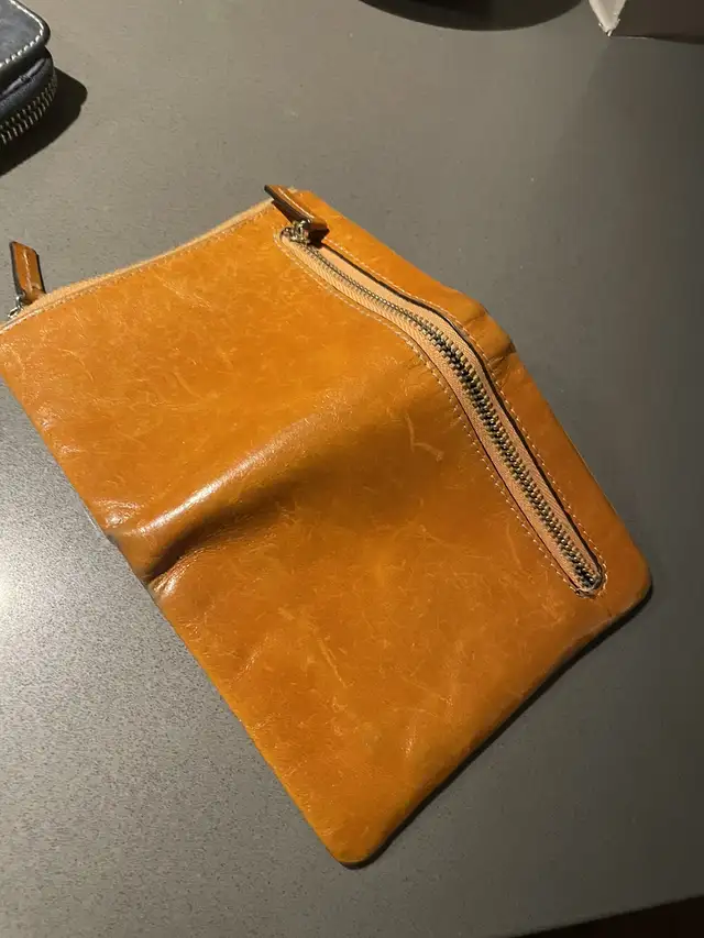 Roots tribe wallet and tan wallet  in Women's - Bags & Wallets in City of Toronto - Image 6