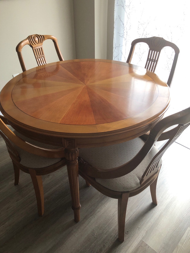 Dining table  in Dining Tables & Sets in Markham / York Region - Image 2